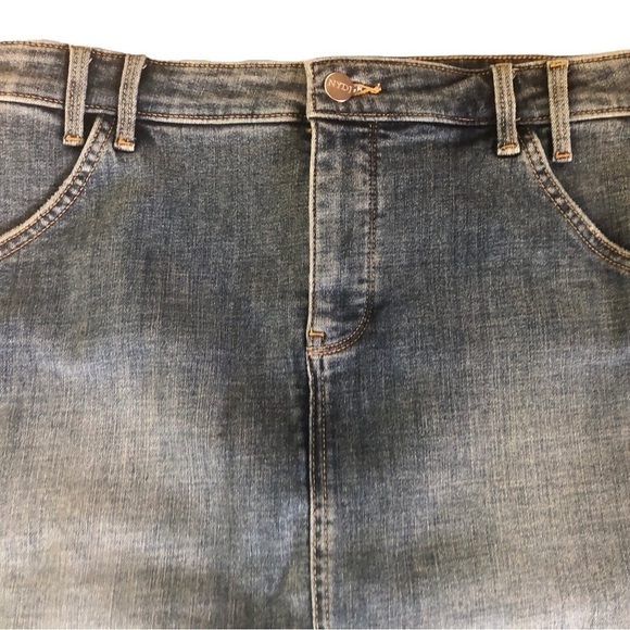 NYDJ Denim Midi Skirt Size 8 Front Patch- Clean Seline Knee Length Blue Stretch - Picture 5 of 8